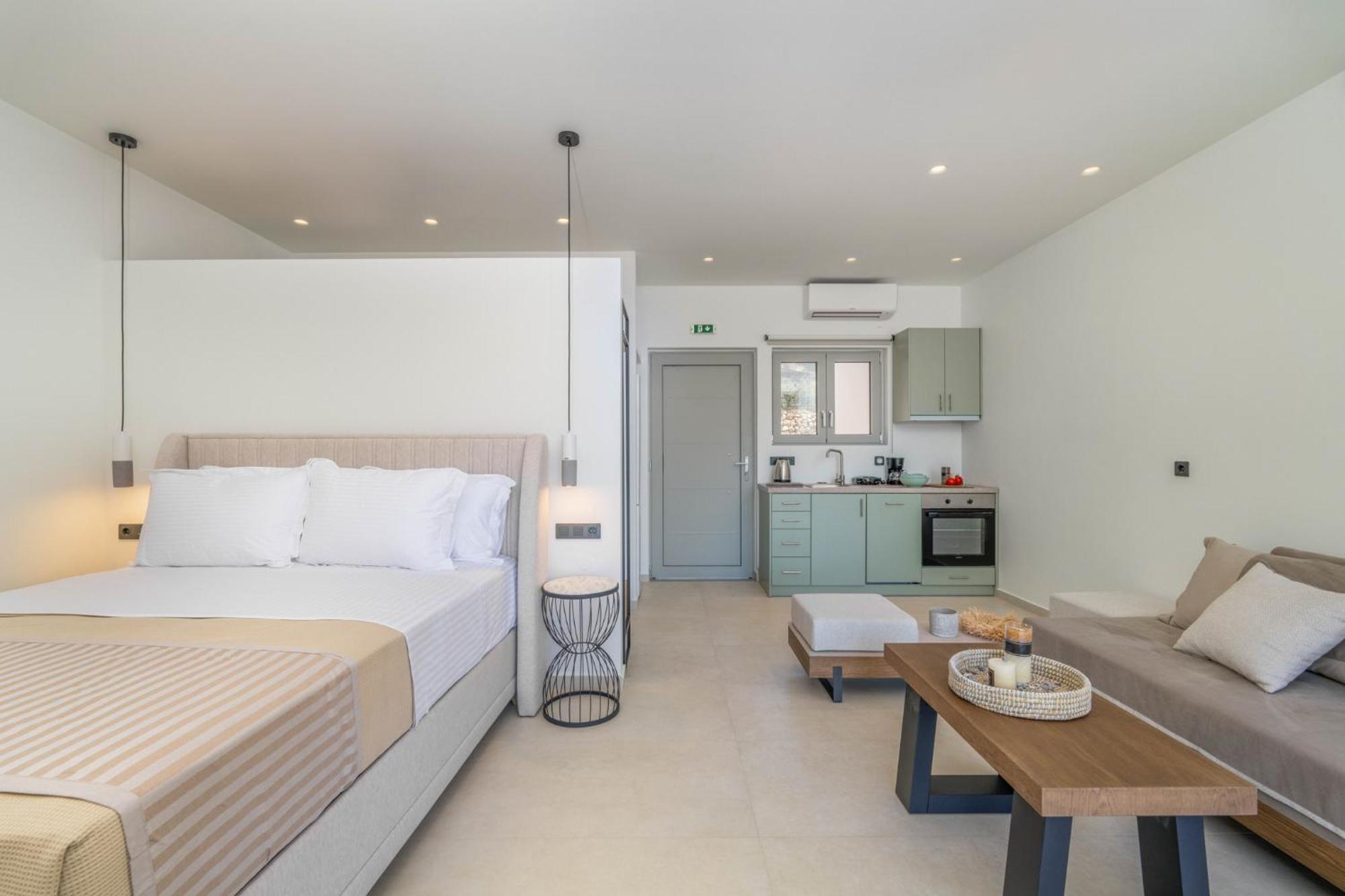 Mellamare Luxury Suites Athanion Ngoại thất bức ảnh
